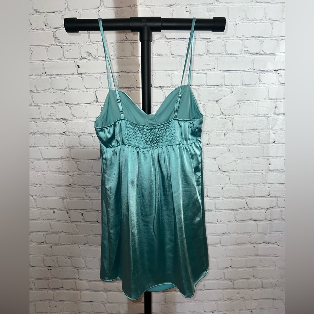 Dress - Picture 4 of 4